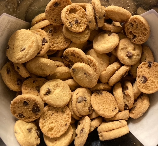 Dopamine Kids book by Michaeleen Doucleff shares a step-by-step, science-backed formula to reduce screen time without tantrums or tears.